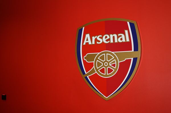 波士顿红袜队宣布退役泰德·威廉姆斯的球衣，致敬最伟大的打者