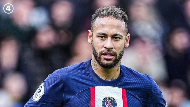 成都蓉城在中超和足协杯表现不佳，古尔芬克尔可能离队，周定洋面临续约问题，俱乐部需补强阵容。