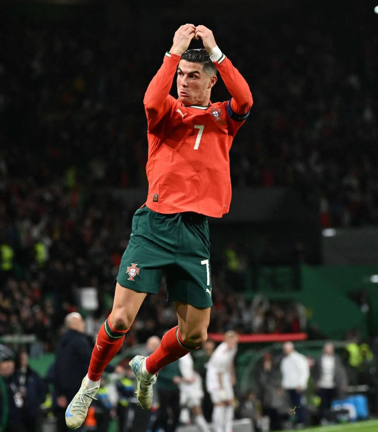 铃木诚也在关键战役建功