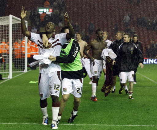 国安主场绝平恒大精彩对决